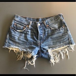 LEVI’S Denim Cut-Off Shorts